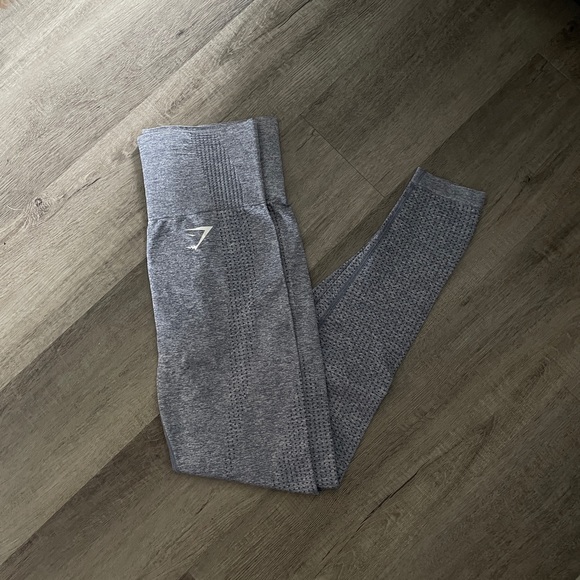 7 Pairs of Gymshark Leggings - Picture 4 of 7